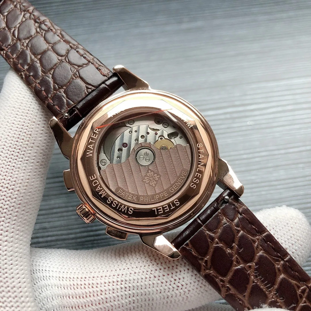 【Top replica】💰5600! Patek Philippe PP 🎮R28 complex function chronograph series is launched. Patek Philippe is a noble work of art! Exclusive text plus high-end inner shadow logo, matched with imported 9100 multi-function movement (0 repair) function (24 hours, day of the week, stars, month) imported 316 stainless steel, using 18k quality furnace vacuum plating! Paired with Italian imported calfskin! Original folding buckle! 🎮Size 42mm. Wear-resistant and scratch-resistant sapphire glass! Super waterproof to 50 meters! Simple but not simple! You can never own a Patek Philippe, you are just keeping it for your descendants. (Serious promise: The physical product has a better gloss and feel, the dial scale is lifelike, the case craftsmanship is a master-level light test, and the new era machine high-tech forging is shocking and noble. You deserve it! Please look for the exclusive quality 🎮Sanjie exquisitely recommends men's mechanical watches. SJ carefully creates ultra-real physical pictures for you.